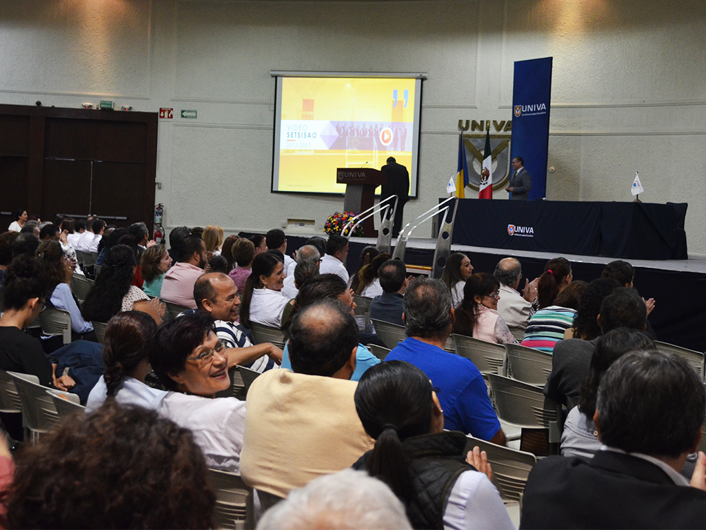 Toma de Protesta y Entrega de Premio Reconocimiento a lo Sobresaliente