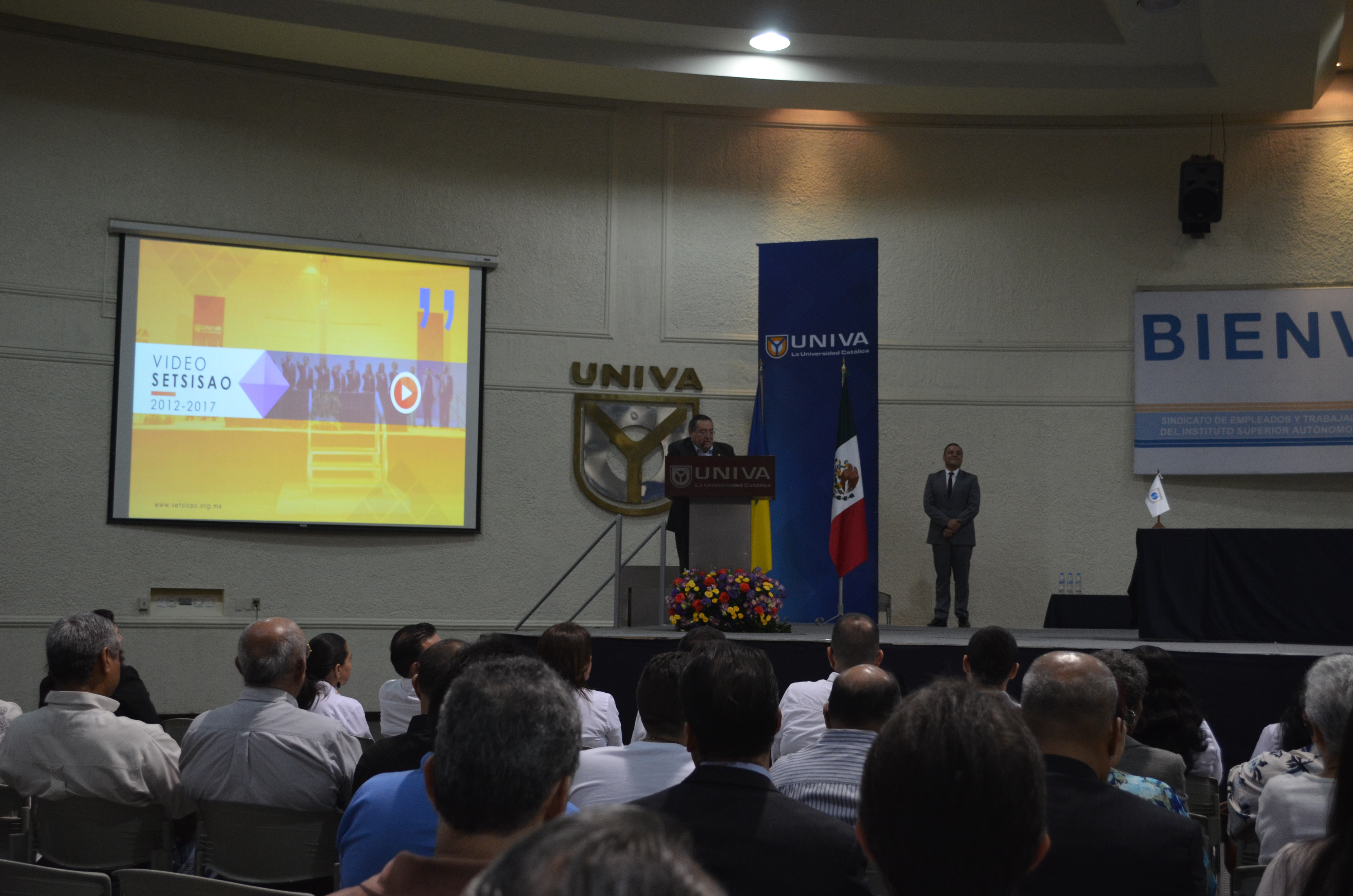 Toma de Protesta y Entrega de Premio Reconocimiento a lo Sobresaliente